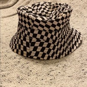 Bucket hat!!